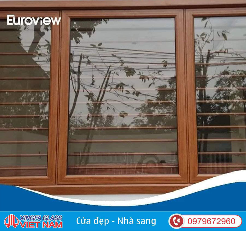 Cửa Nhôm Euroview Cao Cấp 4 Cửa Nhôm Euroview Màu Gỗ Có Chấn Song